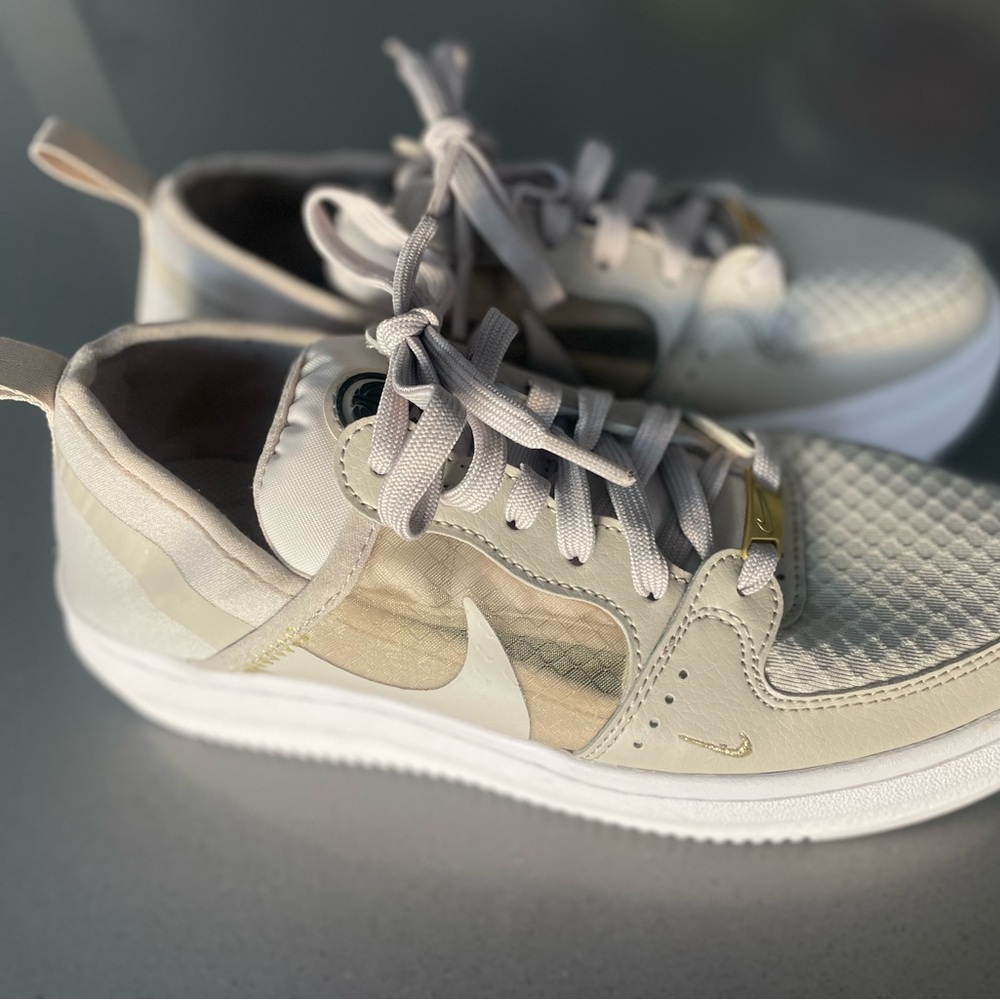 Nike Low-Top Sneakers in Cream, Off-White and Light Beige